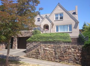 2820 28th Ave W, Seattle, WA 98199