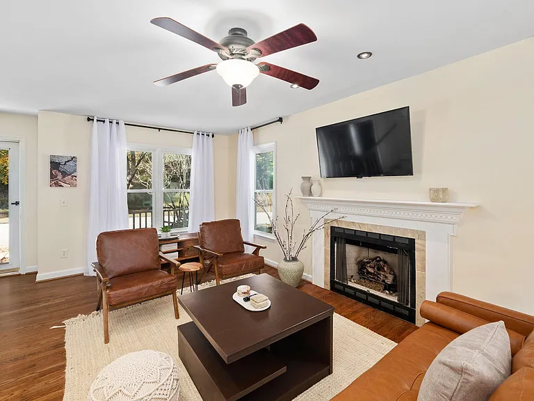 805 S White St — Photo 6