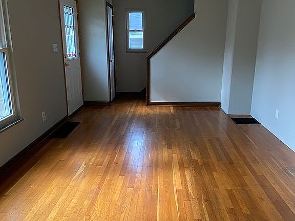 3rd image of 540 Loveman Ave