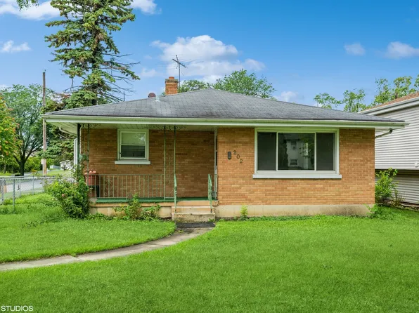 202 N Biermann Ave, Villa Park, IL 60181
