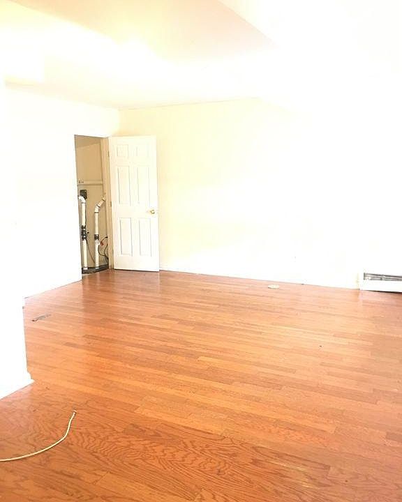 1st image of 200 Beacon Hill Dr APT 1R
