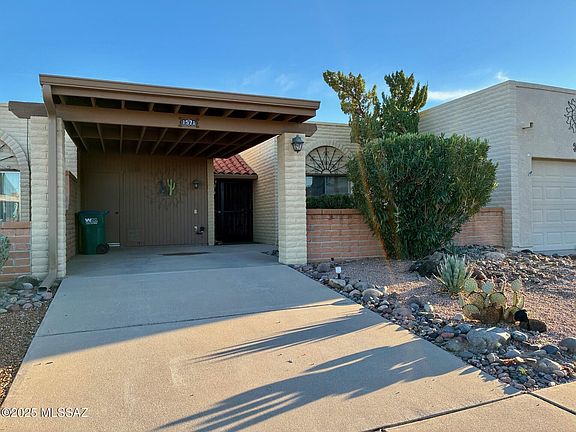 3rd image of 1571 W Calle De Plata