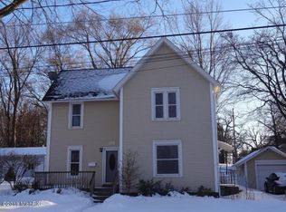 1102 Sydenham St, Albion, MI 49224