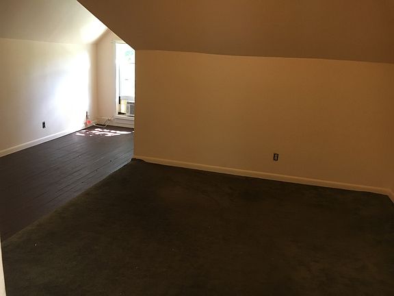 4th image of 2320 Monroe Ave #3