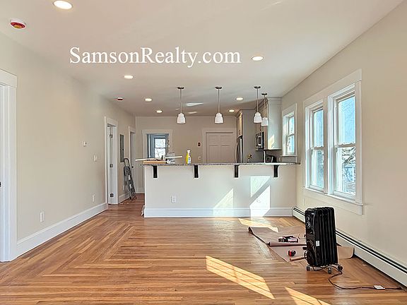 4th image of 176 Hillside Ave #2