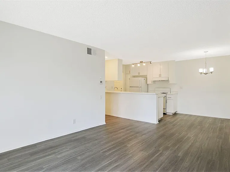 1 BD + 1 BA