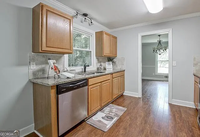205 Kingswood Dr — Photo 5