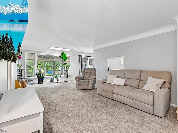 3rd image of 7602 Zona Ln