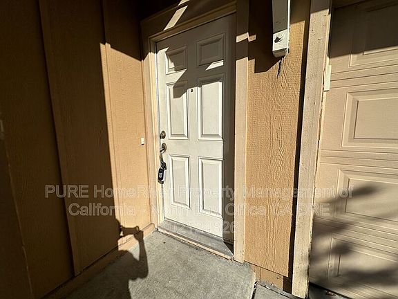 3rd image of 2218 Versailles St