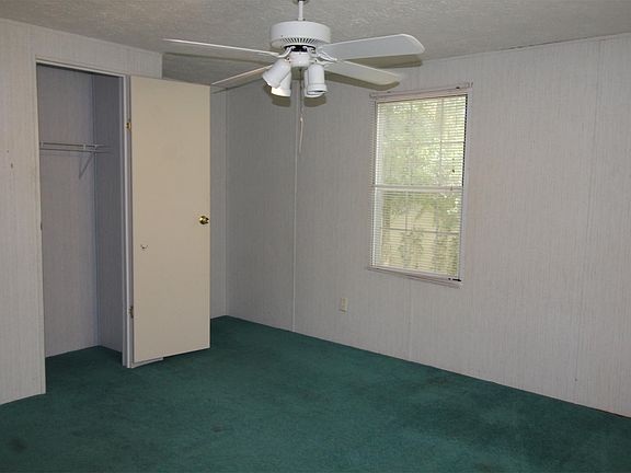 3rd image of 5848 Deer Park Cir