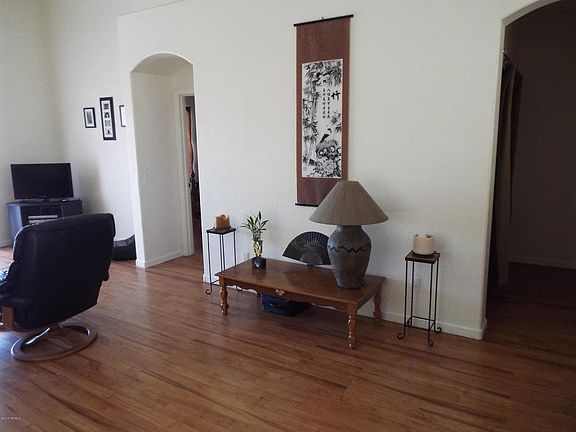 4th image of 9521 N Englewood Dr
