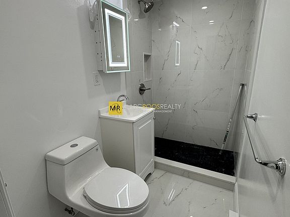2nd image of 476 Commonwealth Ave APT 4