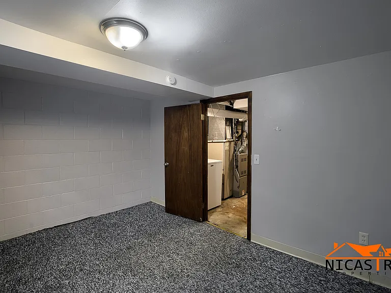 215 E Lane Ave #D — Photo 32