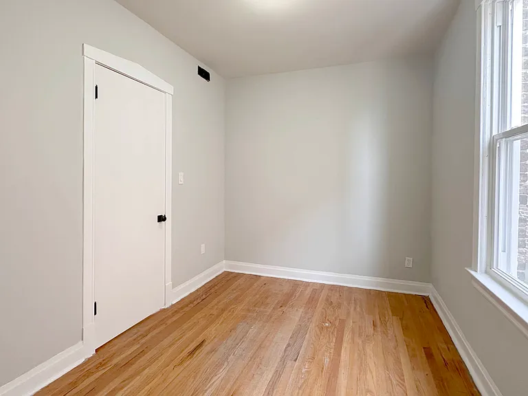 3134 W 42nd St #2 — Photo 9
