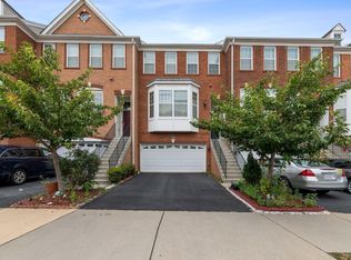 43241 Mitcham Sq, Ashburn, VA 20148