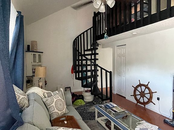 2nd image of 2142 Bradford St
