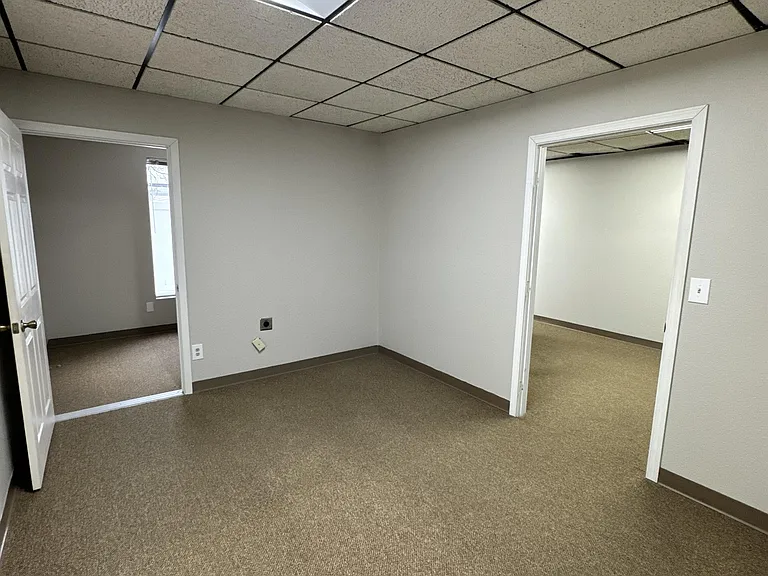 112 N University Rd #B — Photo 5