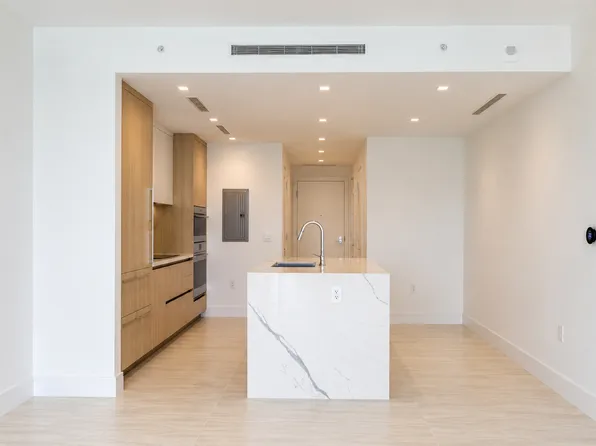 2411 Laguna Cir, Miami, FL