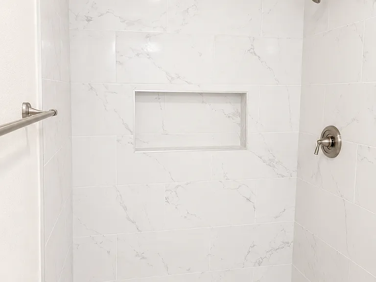 1021 E Cortland Ave — Photo 18