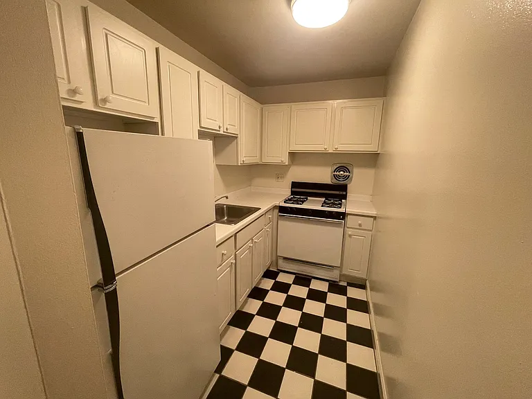 Ariel Place — Photo 35