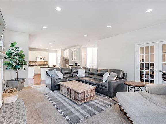 4th image of 808 Westminster Ln
