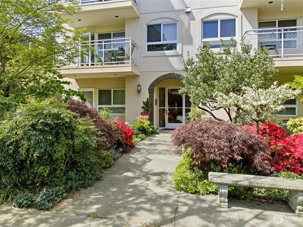 1527 California Avenue SW #301, Seattle, WA 98116
