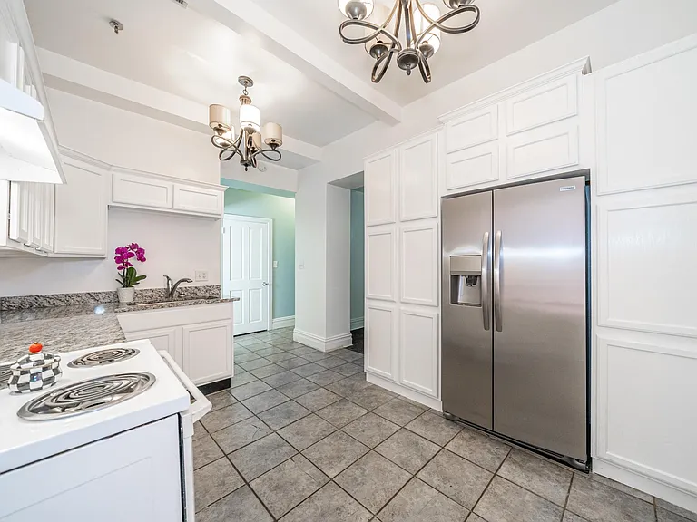 17 E Clay St — Photo 9