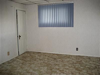 4th image of 4461 Daffodil Ave