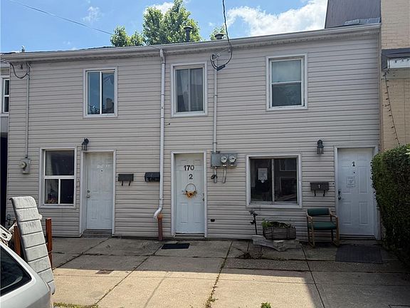 2nd image of 170 Macnab St N