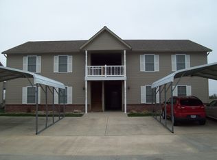 43 Colonial Mnr #C, Highland, IL 62249