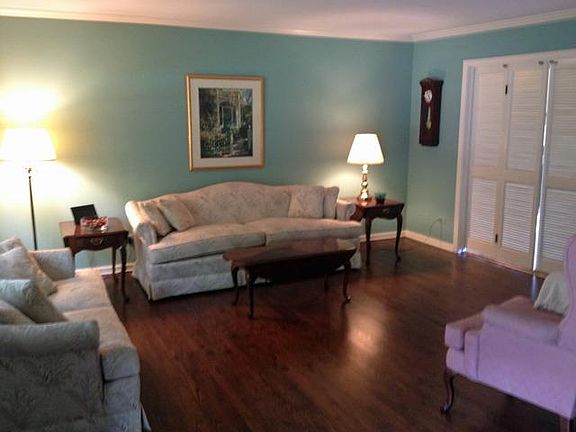 2nd image of 1010 Liberty Bell Ln