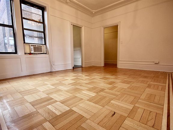 5th image of 2672 Kennedy Blvd APT 402