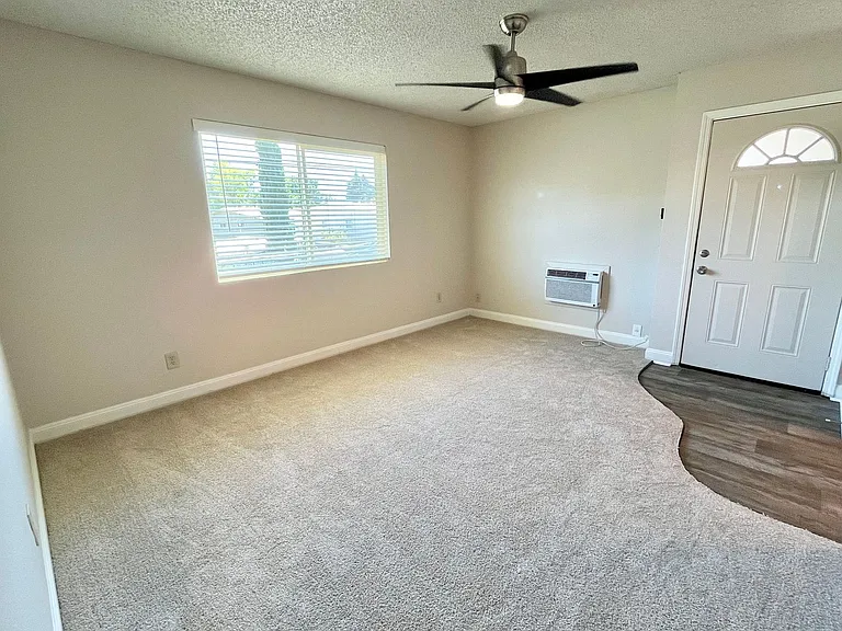 Courtyard Apartments — Photo 31