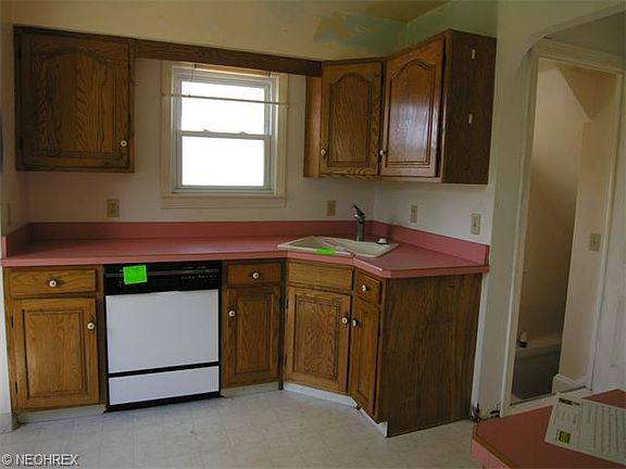 2nd image of 6660 Parma Park Blvd