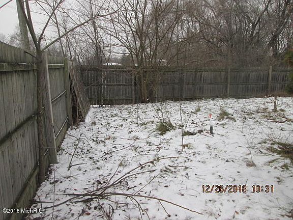 4th image of 1799 Eldon St NE