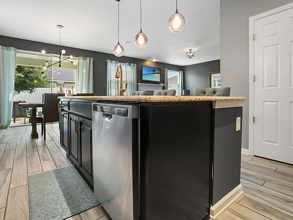 5th image of 7158 Fleur Cove Dr