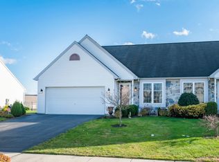4166 Green Park Dr, Mount Joy, PA 17552