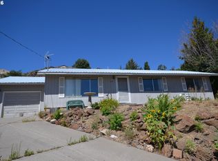 455 Burnham Ave, Maupin, OR