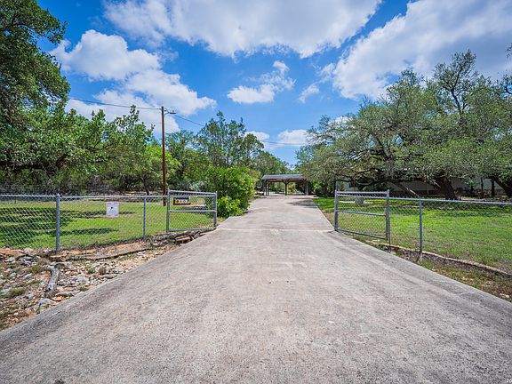 3rd image of 107 Sun Valley Dr