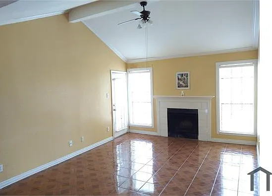 2 bed, 1000 sqft, $1,100 — Photo 3
