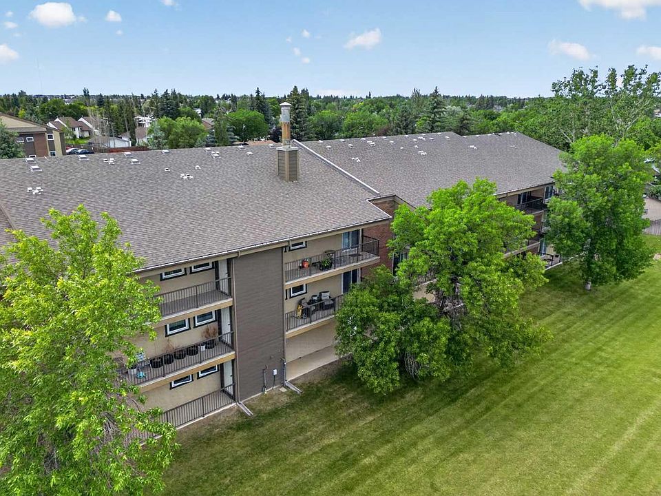 1st image of 401 Columbia Blvd W #206