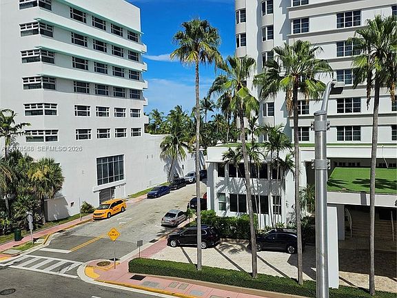 4th image of 3030 Collins Ave APT 4B