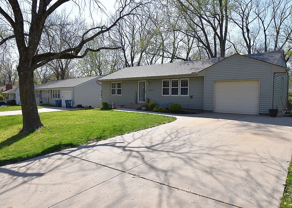 1st image of 1320 Park Ln