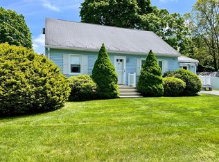 55 Leonard Ave, Dracut, MA 01826