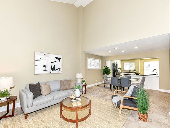 4th image of 1018 Saratoga Cir