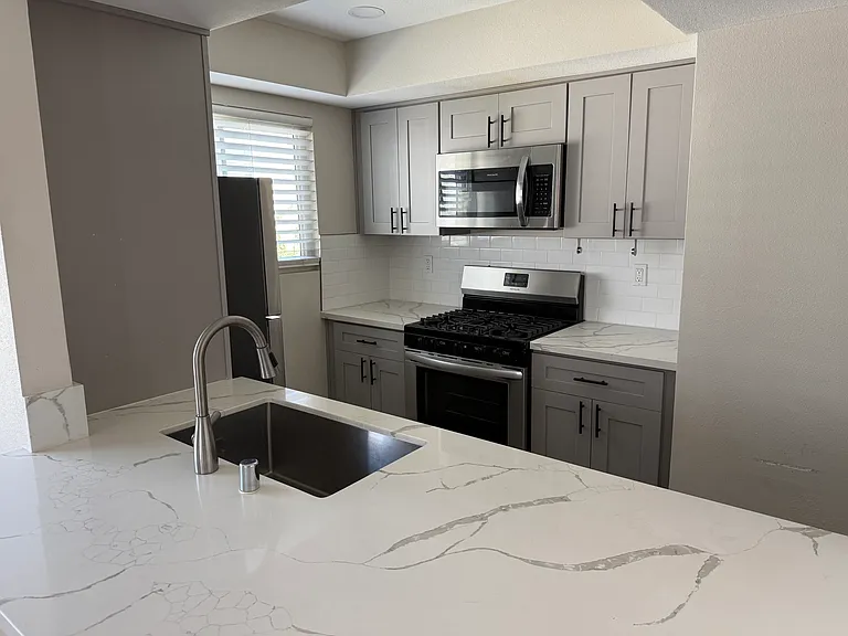 2518 England St #5 — Photo 10