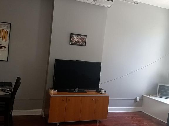 3rd image of 408 W Saint Clair Ave APT 218