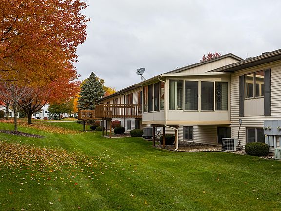 3rd image of 6523 Leisure Creek Dr SE #202