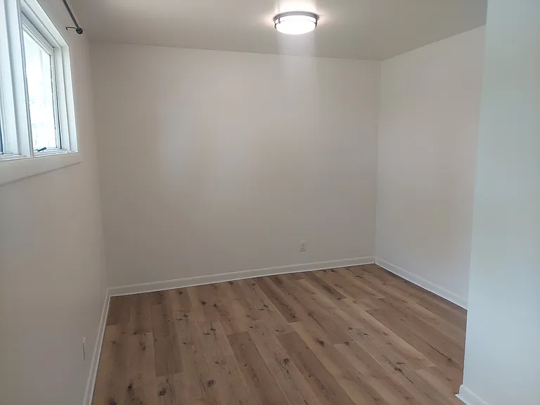 311 Stewart Dr — Photo 8