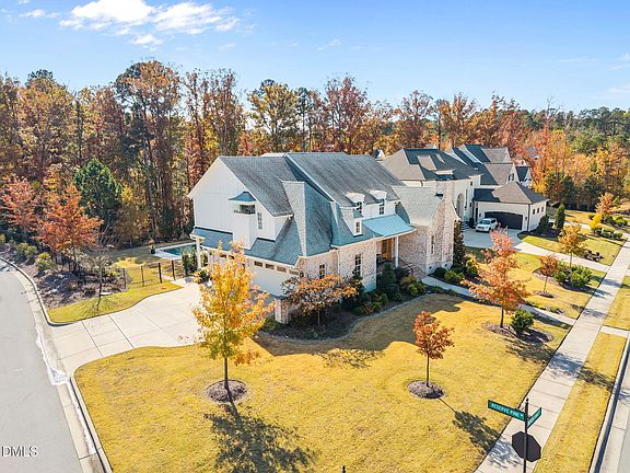 4th image of 920 Regent Oak Dr
